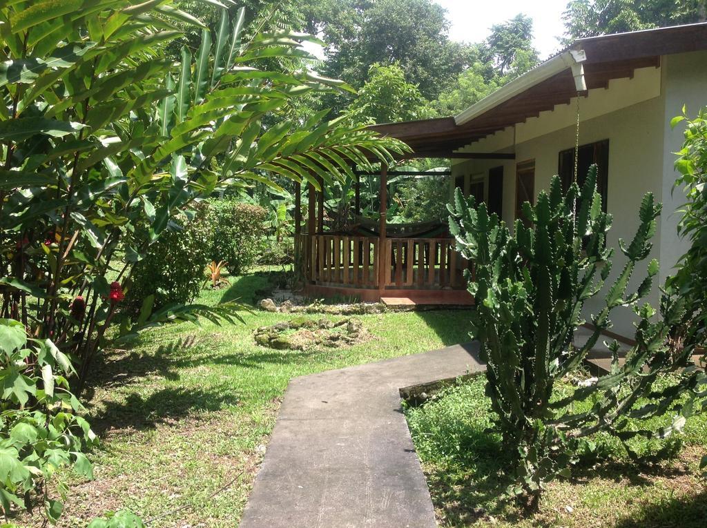 Cabinas Caribe Luna Cahuita Buitenkant foto