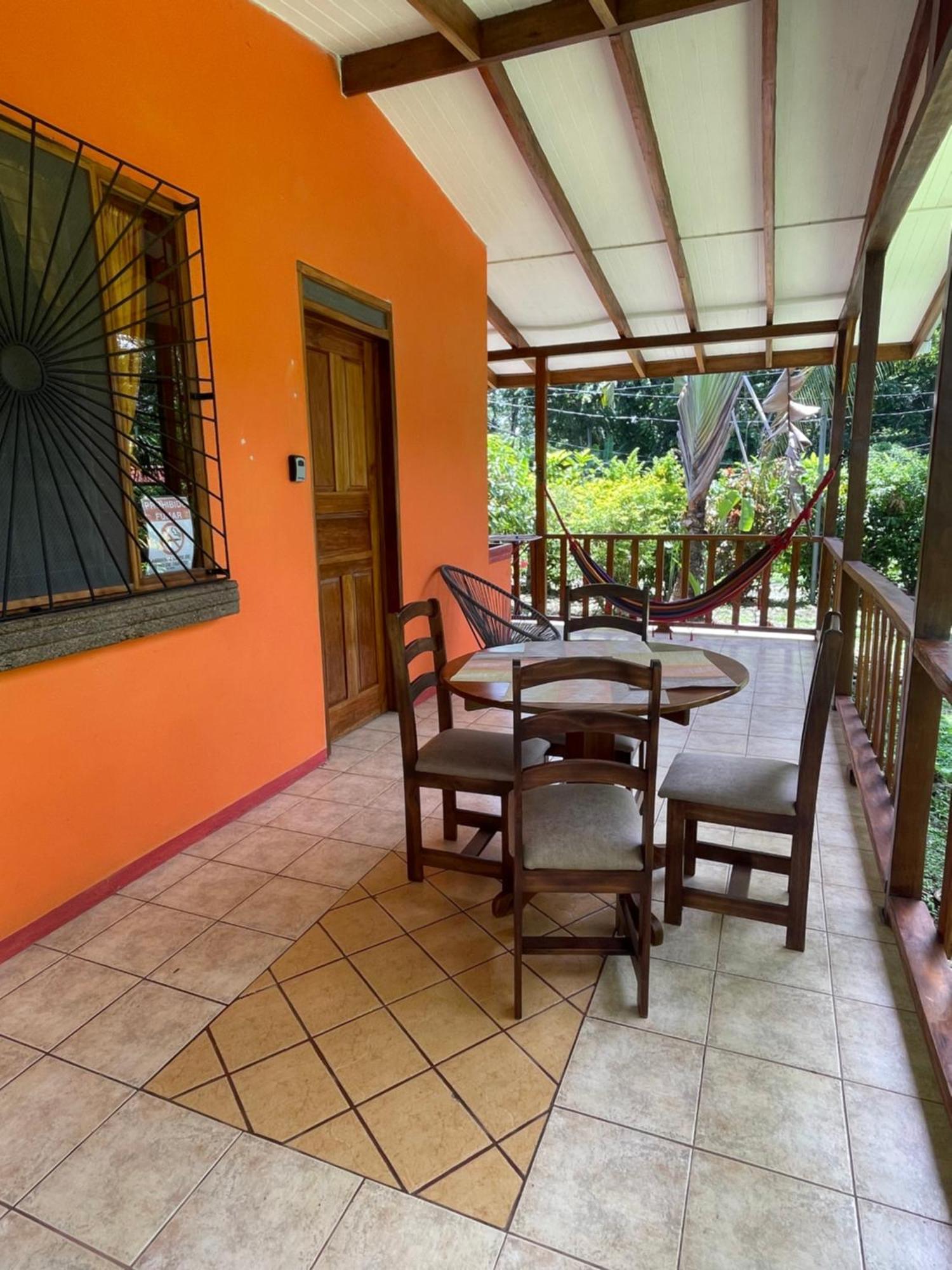 Cabinas Caribe Luna Cahuita Buitenkant foto