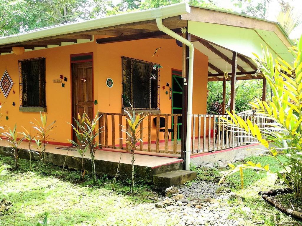 Cabinas Caribe Luna Cahuita Buitenkant foto